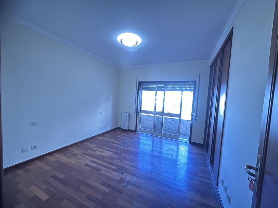 Apartamento T2+1 com lugar de garagem