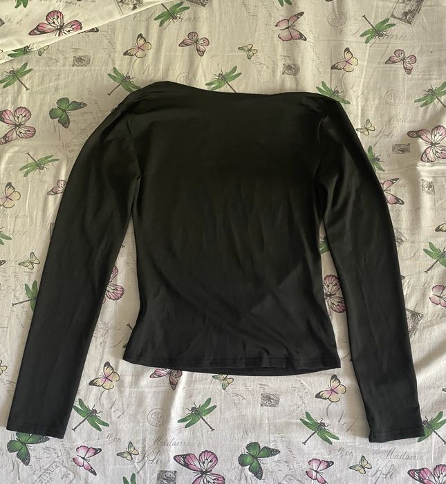 топ з відкритою спиною