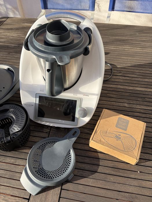 Bimby TM6 com vários acesssorios