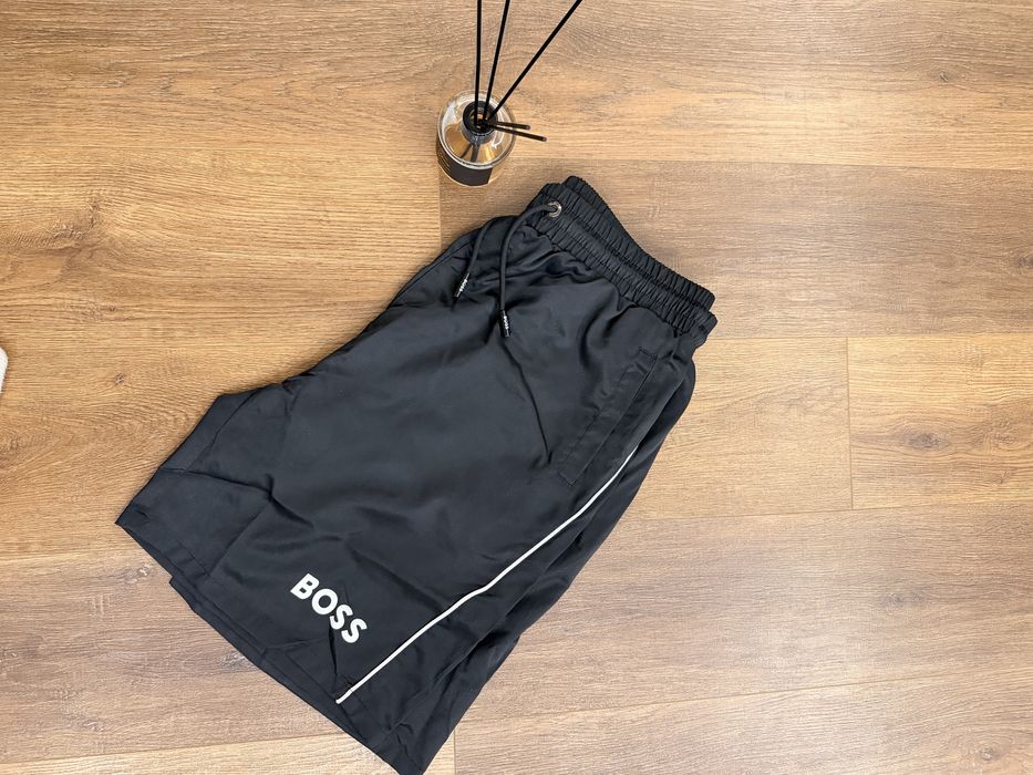 Продам шорти Boss