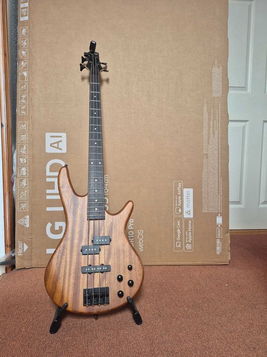 Gitara basowa ibanez gio 200