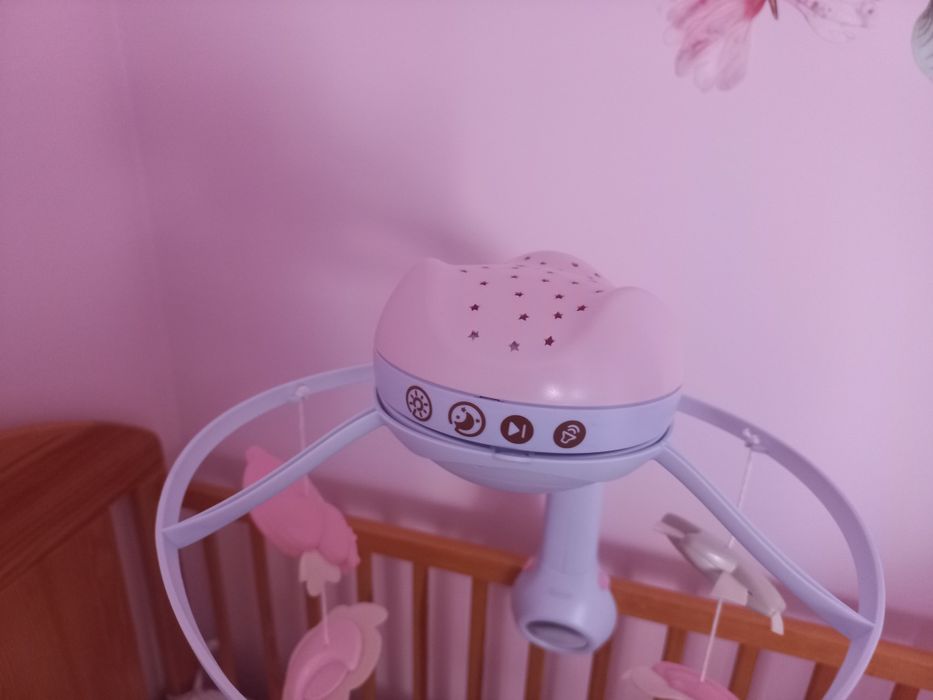 Karuzela do łóżeczka z projektorem