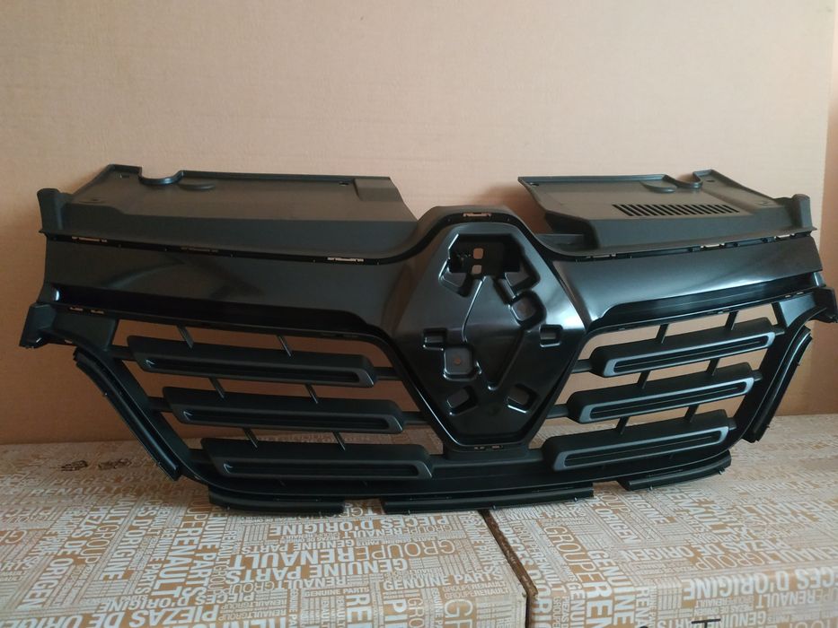 Решітка радіатора для Рено Логан 2 Разборка Renault Dacia Logan 2 orig