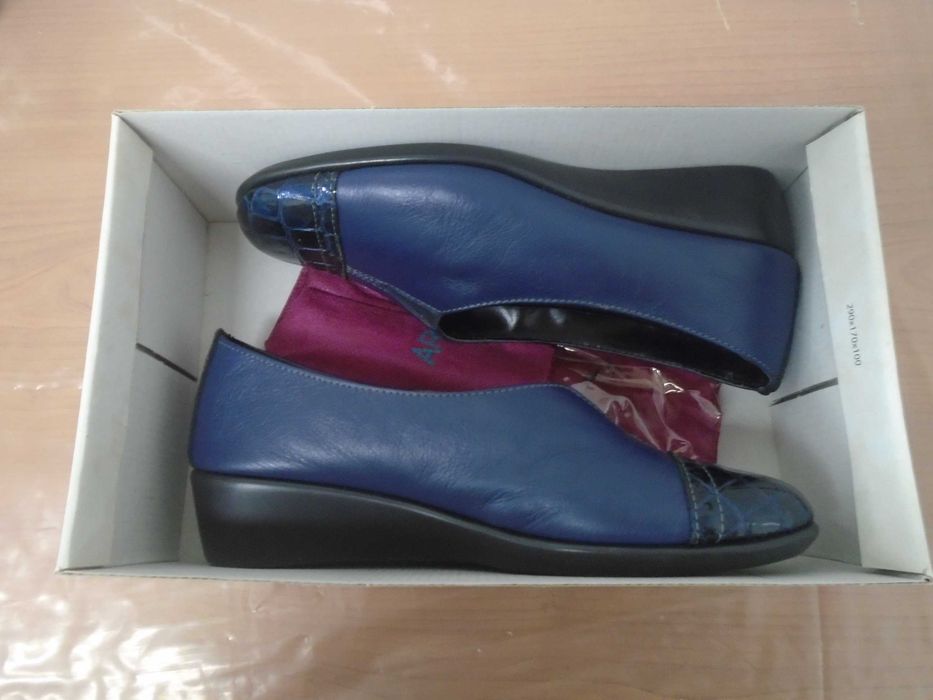 Vendo Sapatos Senhora Azuis