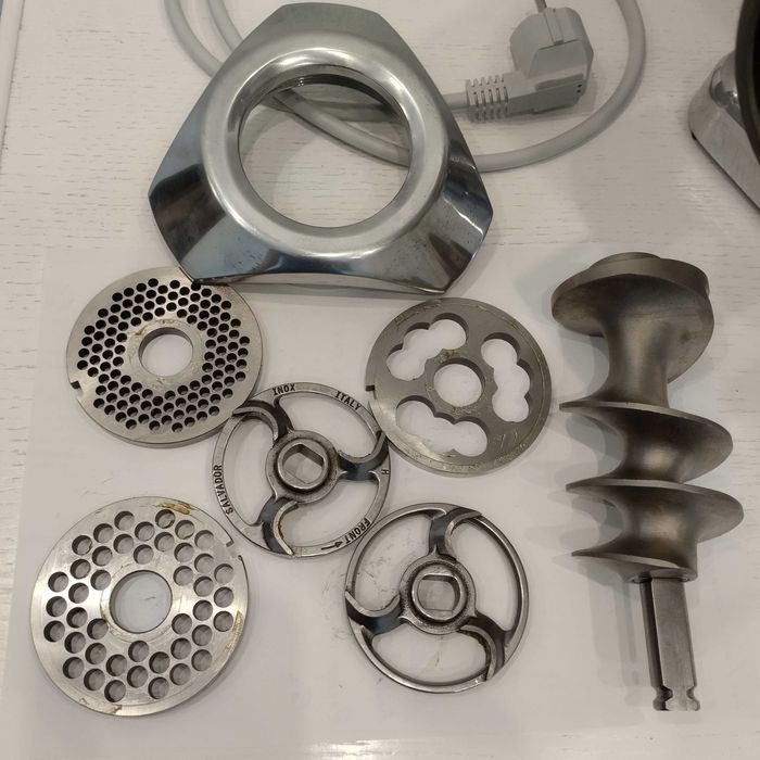 Мясорубка профессиональная  Everest TC22  Unger (220)