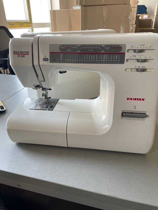 Швейна побутова машина Family Gold Master 8124E