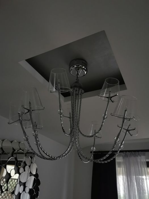 Żyrandol 9 ramienny, szklane klosze