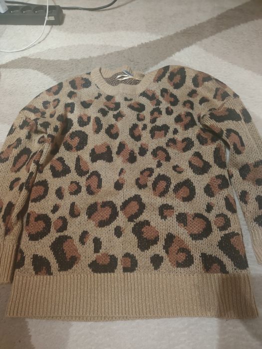 Sweterek w panterkę