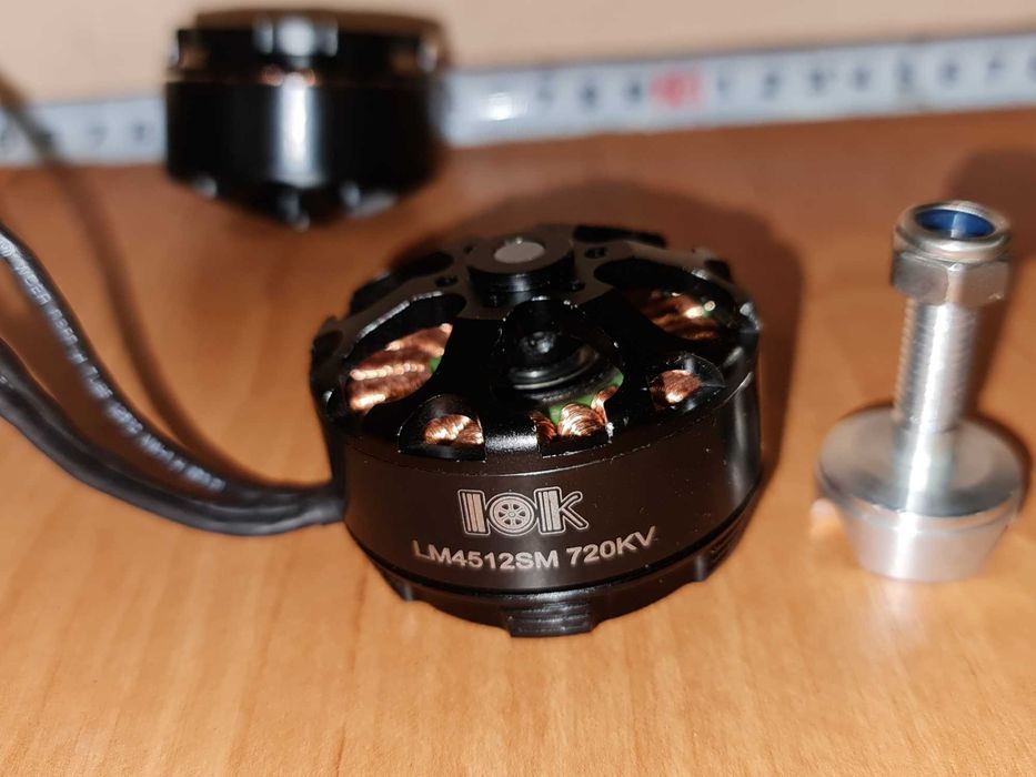 Двигуни для вантажного дрона авіамодель