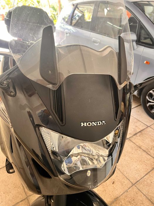 Honda Deauville NT 700