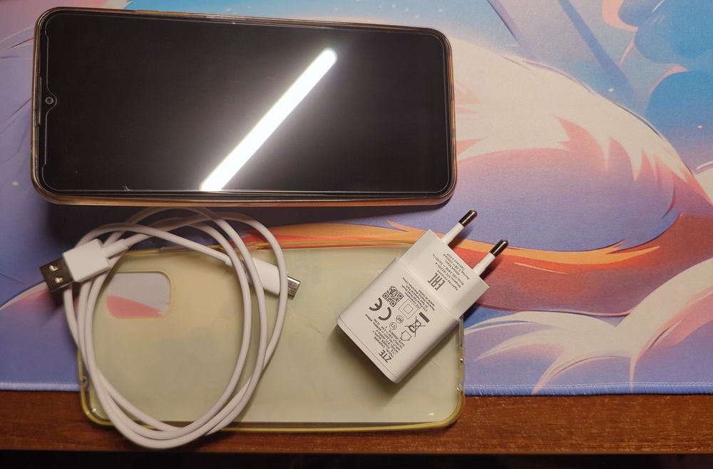 Продам смартфон ZTE Blade V2020 Smart 4/128 GB у дуже гарному стані.