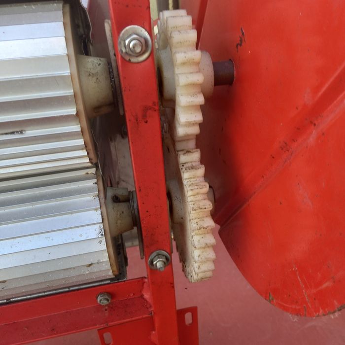 Esmagador de uvas manual