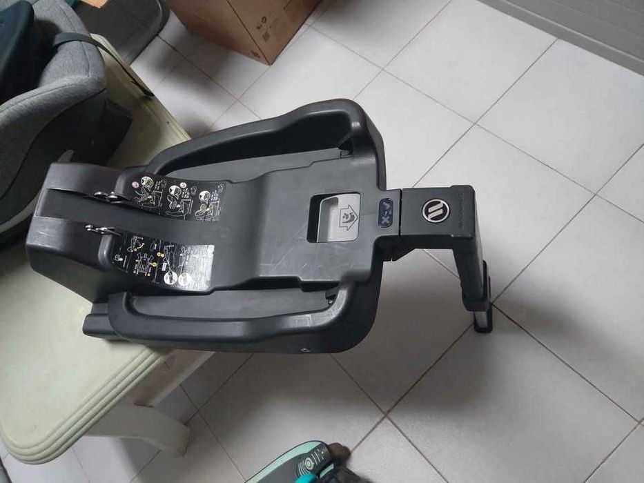 Cadeira de Bebé Auto e Base Isofix da AVIONAUT