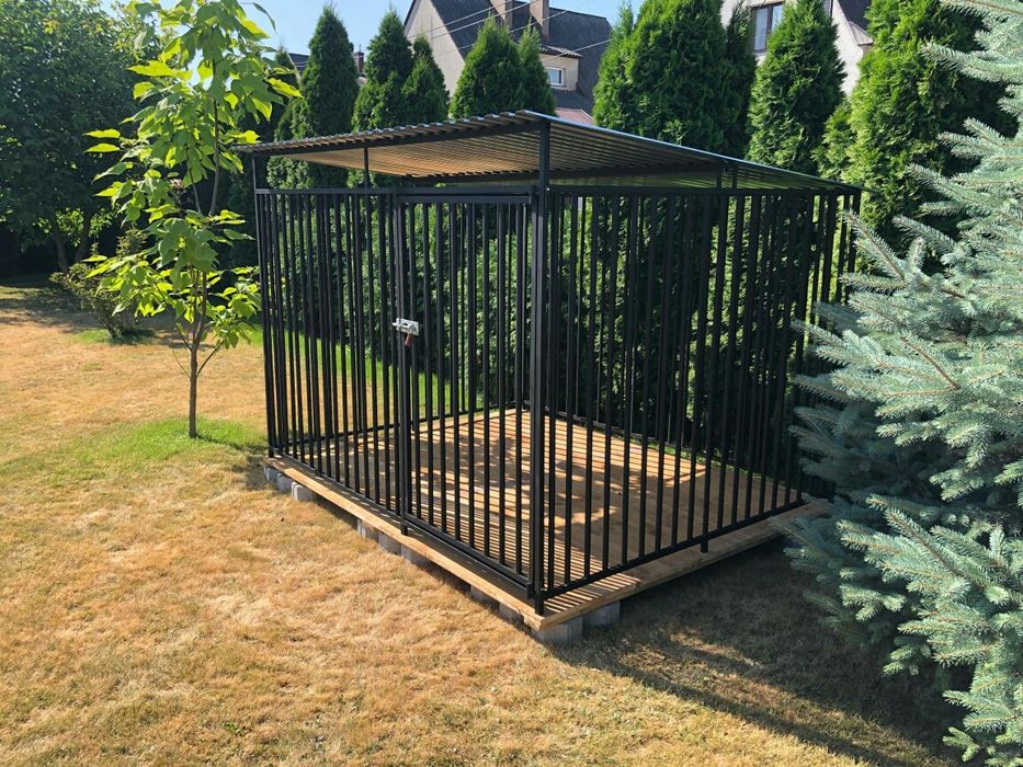 Kojec dla psa szybką realizację zamówienia. Boks klatka zagroda. Buda