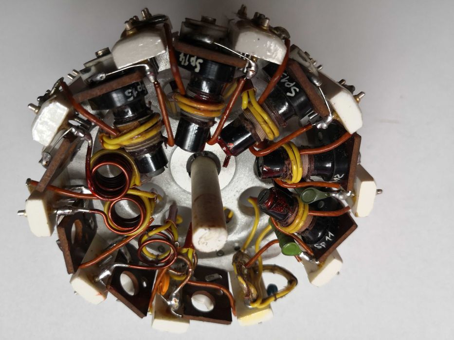 Stary przełącznik ceramiczny- radiostacja