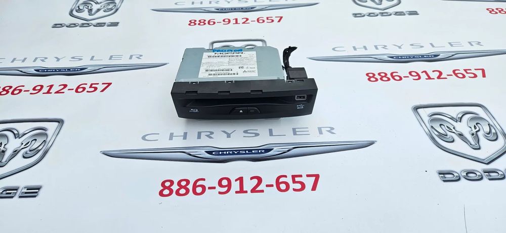 Chrysler Pacifica 2016- Czytnik navi Radioodtwarzacz CD DVD GPS P05091978AF 05091978AF