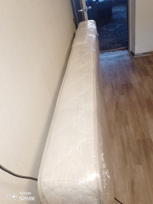 Продам ліжко з матрацом