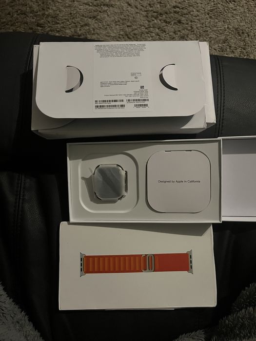 Relógio ultra novo na caixa