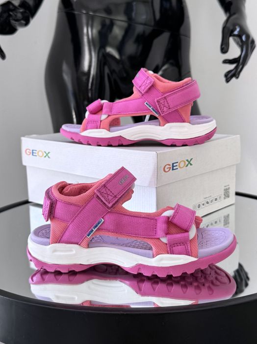 Качественные мягкие босоножки на липучках GEOX 30р