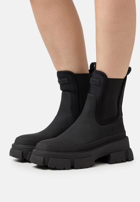 Botki na platformie Steve Madden 40