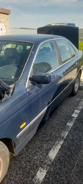 BMW 525TDS 1999 e 268000km ou troco por carro ou mota do mesmo valor