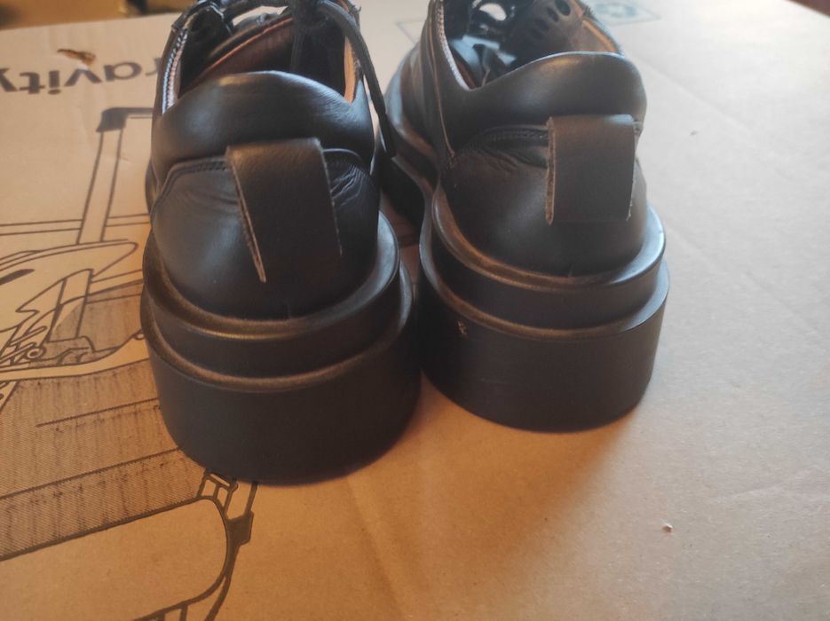 Туфлі для жінок чорного кольору