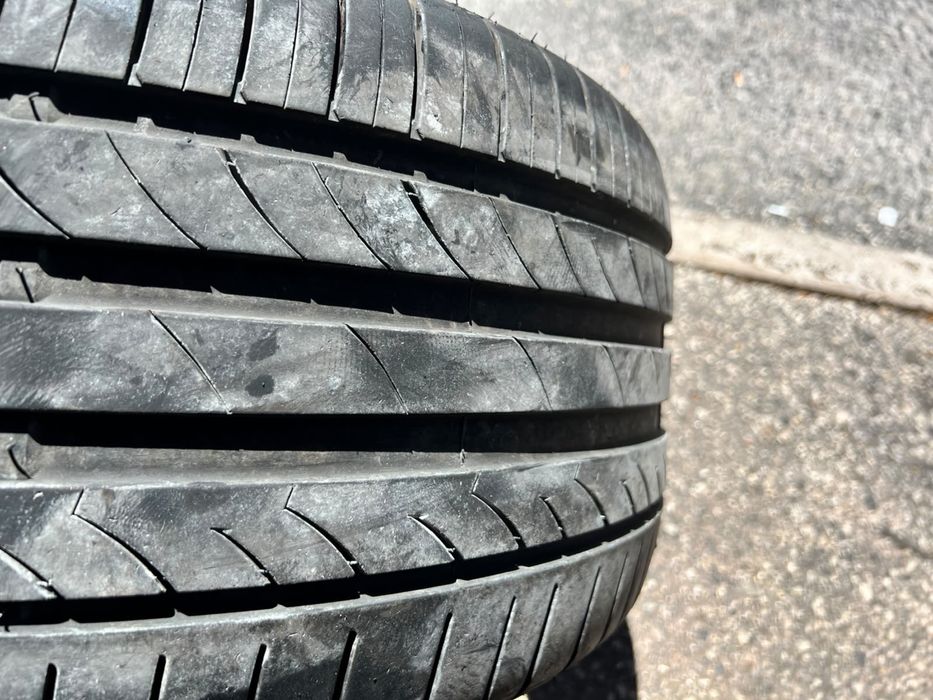 255/35/18  2 pneus