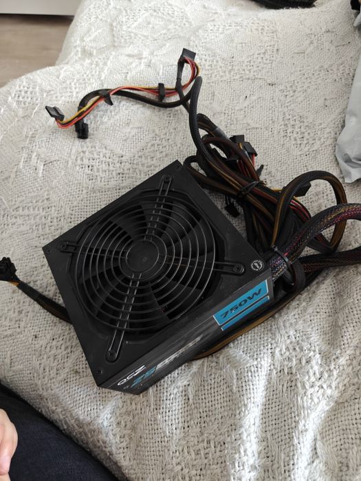 Zasilacz 750W OCZ ZS750W