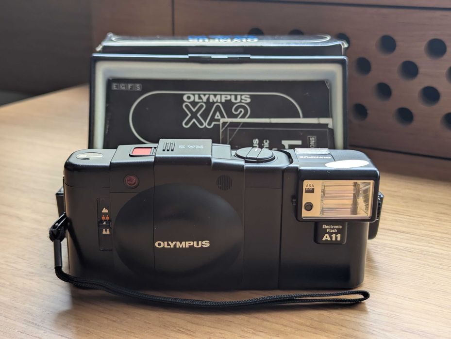 Olympus XA2 + Flash + Oryginalne pudełko i etui | Stan BDB, 1. właściciel