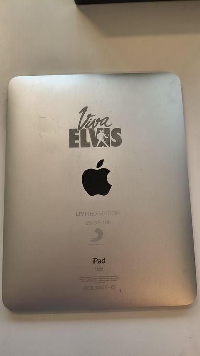 .Продам редкий коллекционный Apple iPad 2 Viva Elvis Limited Edition №23/100.

Оригинальный iPad