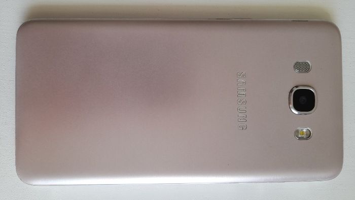 Smartphone SAMSUNG Galaxy J7 como NOVO