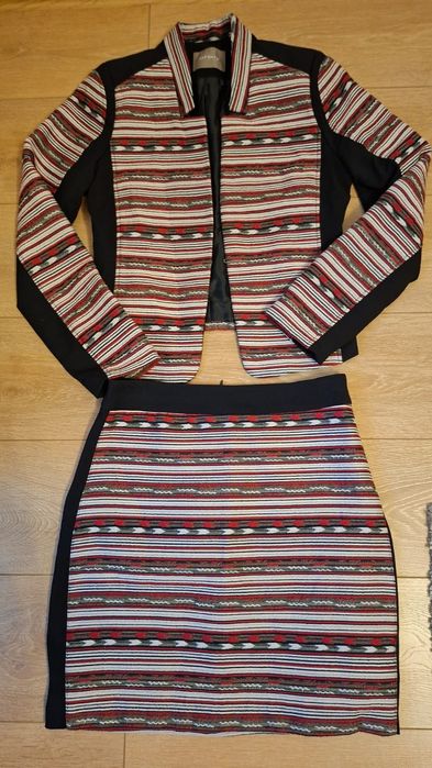 Komplet marynarka z spódnicą