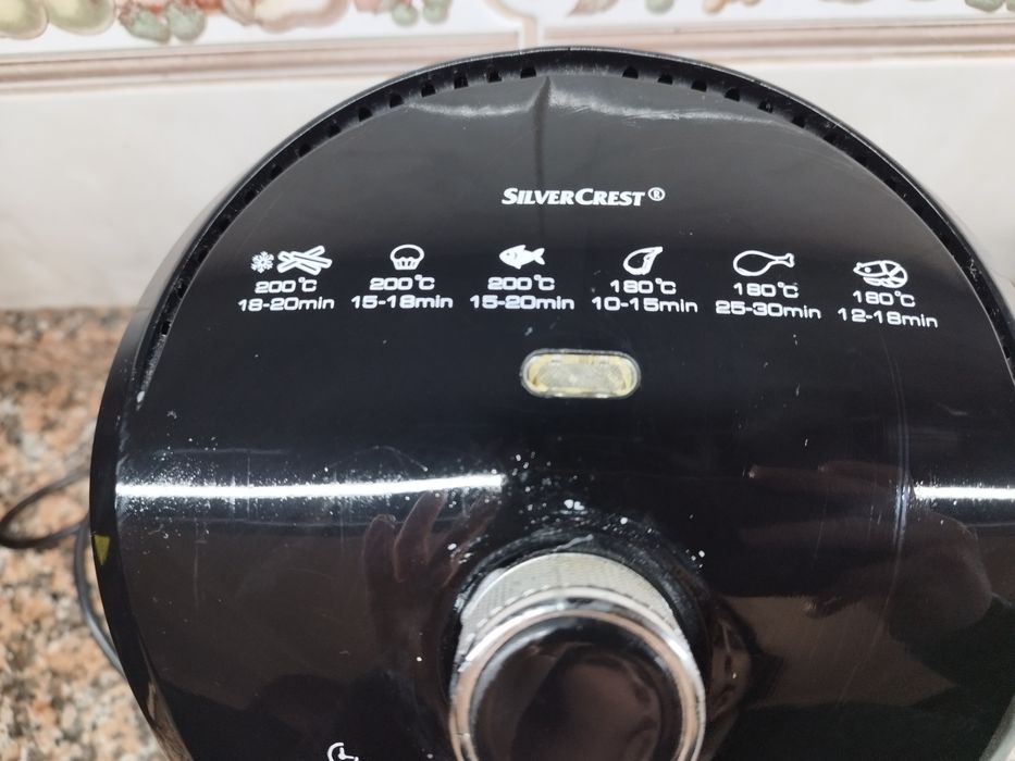 Air fryer preta silvercrest 1.5l