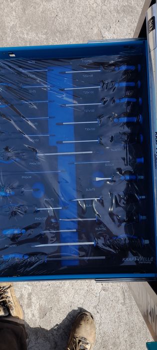 Wózek warsztatowy z narzędziami