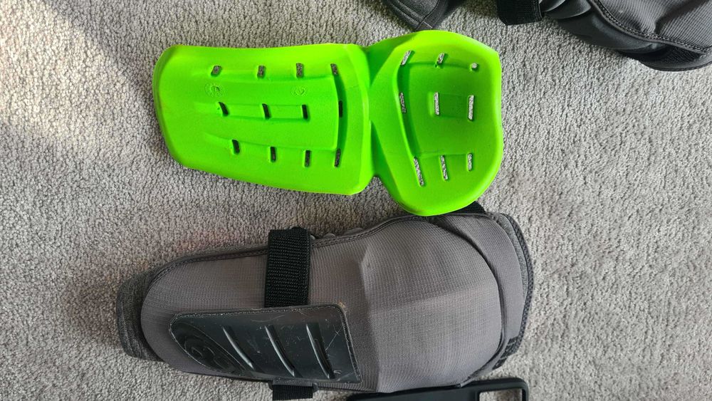 IXS Trigger ochraniacze kolan