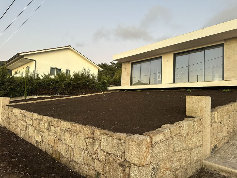 Limpeza de terrenos e jardinagens