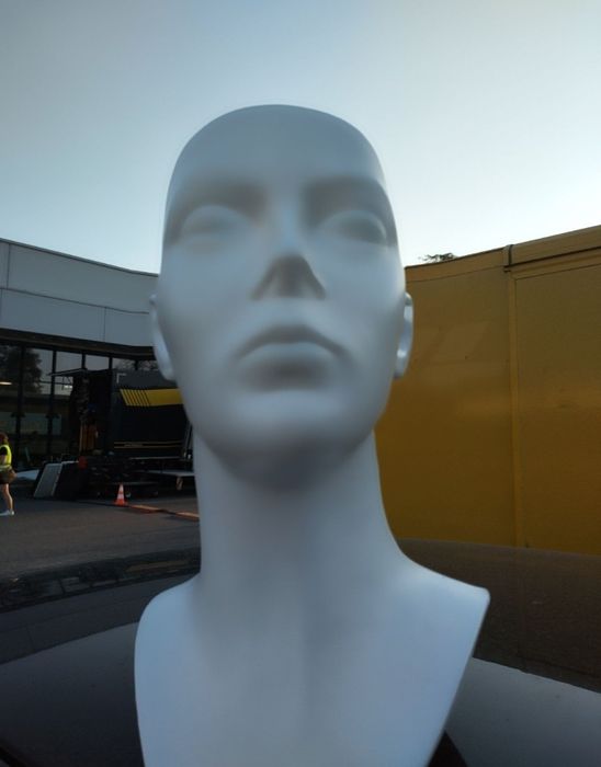 Ekspozytor na asksesoria do głowy