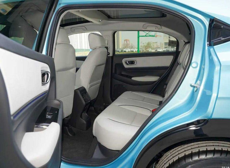 Оренда електроавтомобіль Honda e:NS1