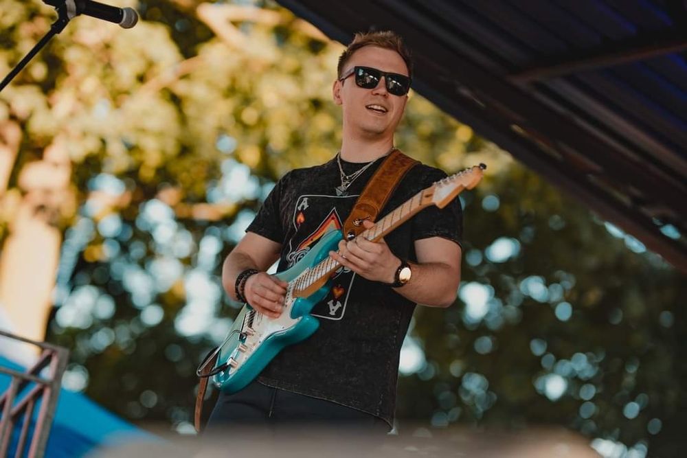 Nauka gry/lekcje gry na gitarze akustycznej/elektrycznej/ukulele