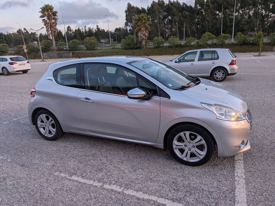 Peugeot 208 82cv (2013)