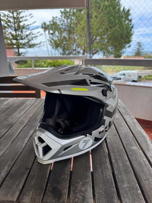 Capacete Bell MX-9 MIPS tam. S — quase não usado