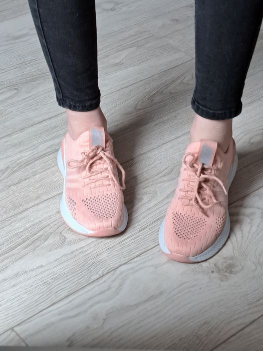 Buty sportowe damskie