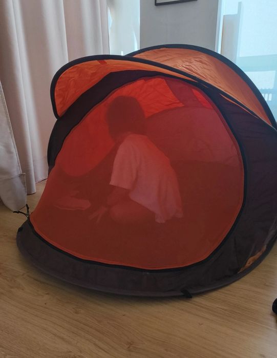 Tenda infantil Quechua baby 2" seconds com colchão insuflável e lençol