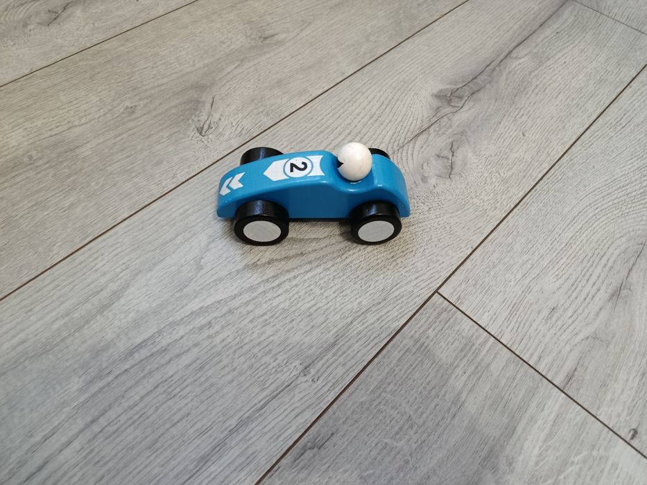 Drewniane auto wyścigowe