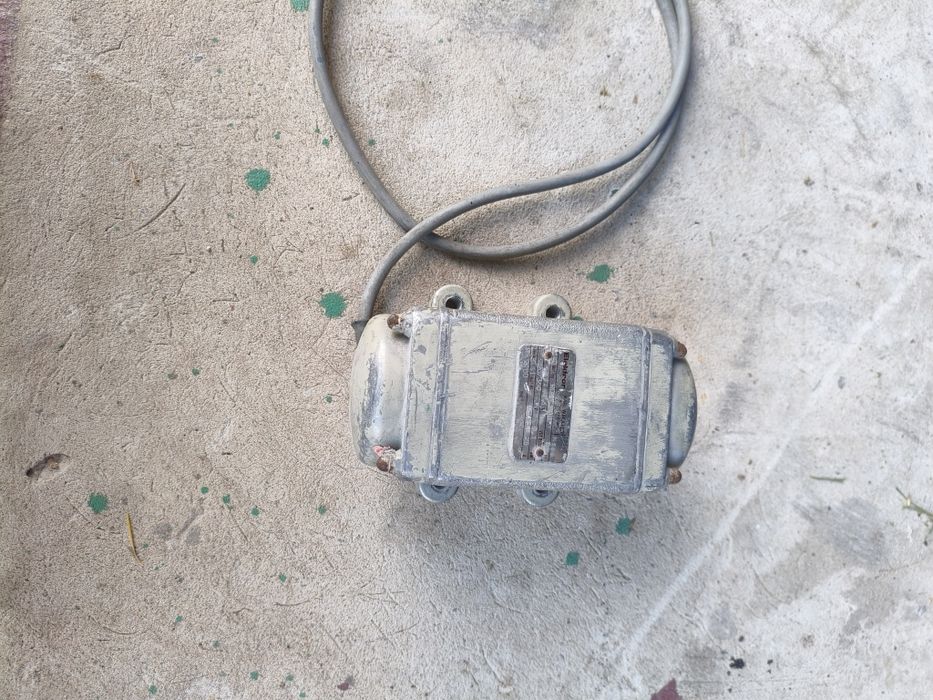 Silnik wibracyjny elektrowibrator 400V 0.1kw