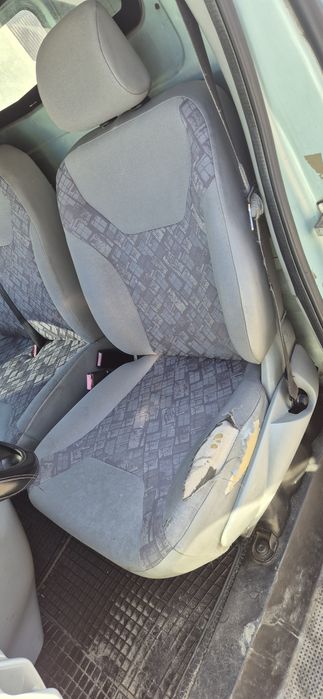 Opel Vivaro 1.9 DCI 100KM HAK