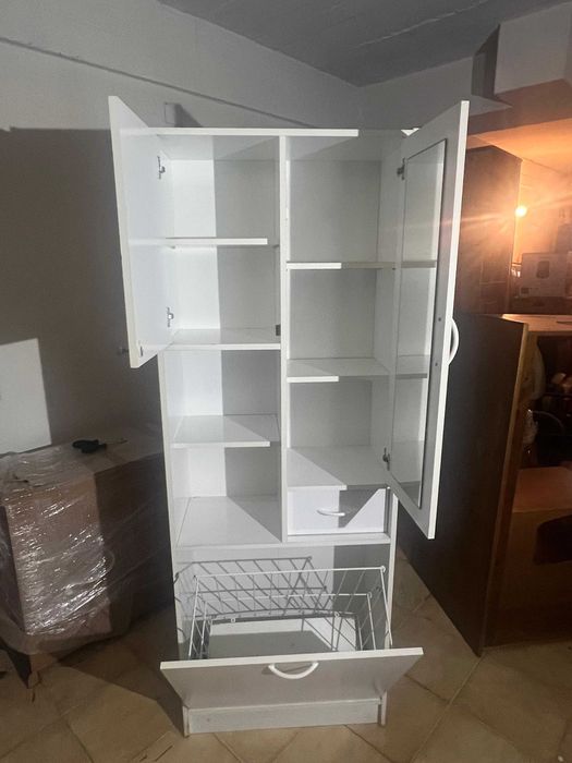 Movel casa de banho com  cesto roupa suja