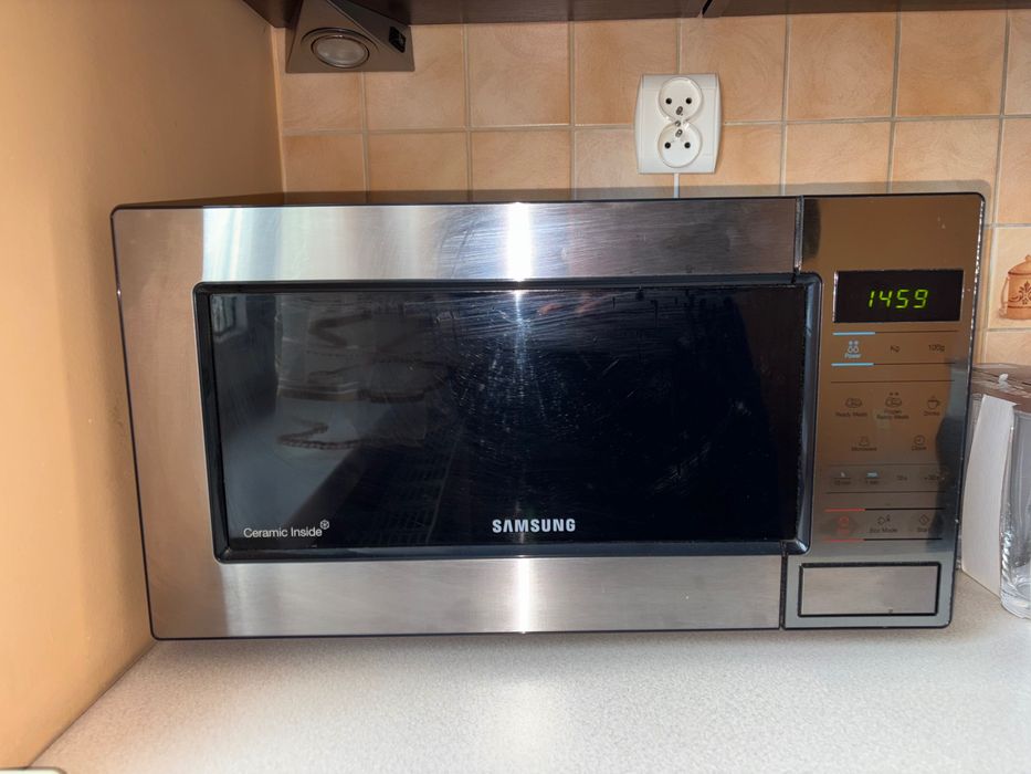 Mikrofala samsung me83m