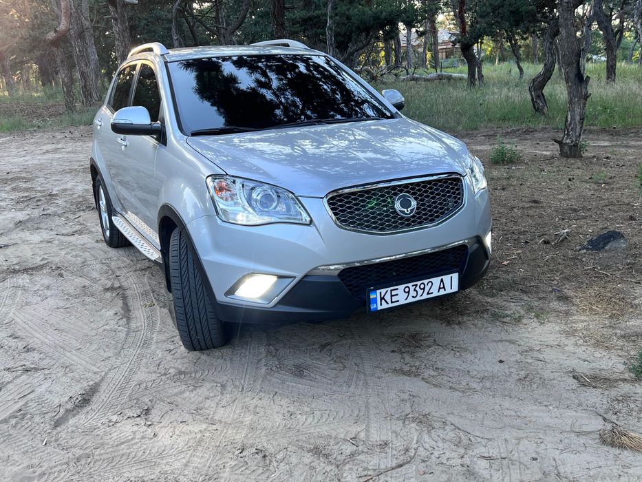 Автомобиль саньенг коранда