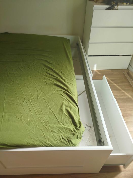 Cama brimnes em ótimo estado, sem uso